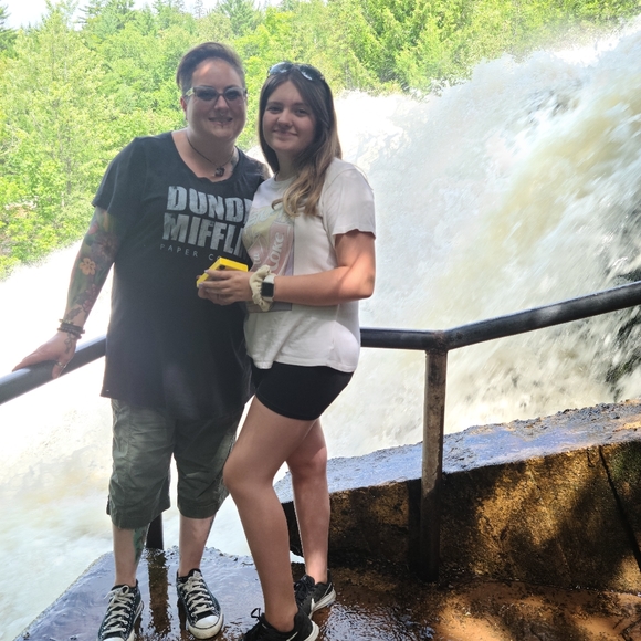 Meet your Posher, Heather - Picture 3 of 7